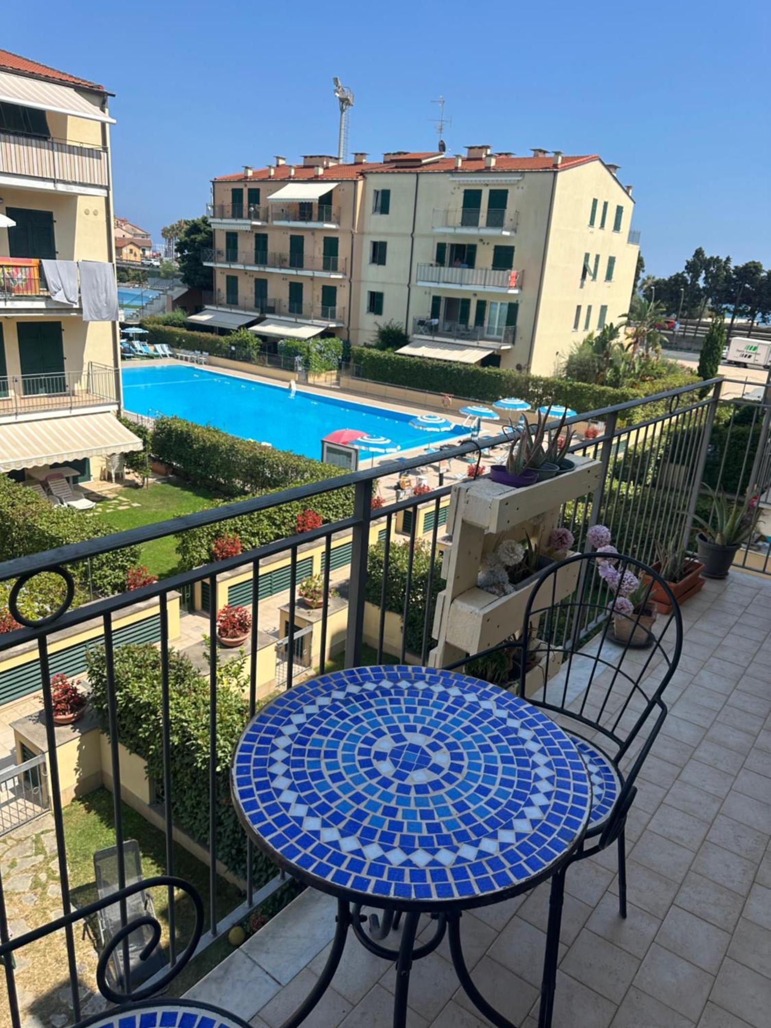 Appartamento Vista Mare Con Piscina Cala Di Sole Империя Экстерьер фото