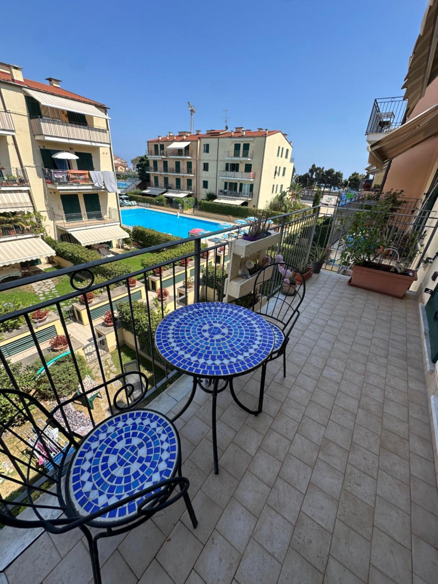 Appartamento Vista Mare Con Piscina Cala Di Sole Империя Экстерьер фото